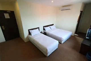 Chariton Hotel Butterworth 2*,